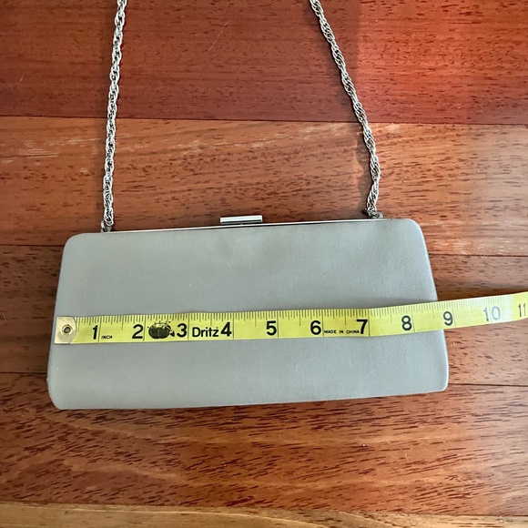 Talbots Evening Bag Clutch Purse Satin With Silver Chain Strap Beige - Picture 9 of 9